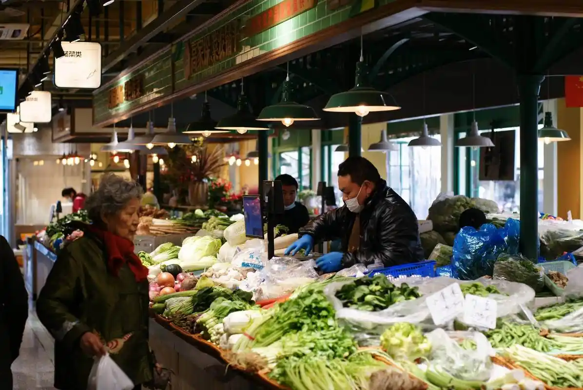 上海小店故事|在菜场里下馆子,是怎样的体验?