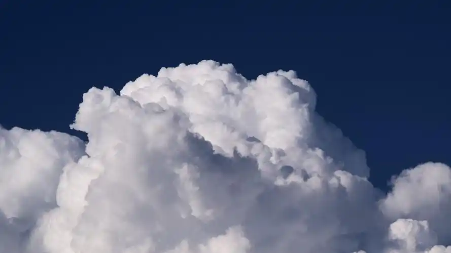 天空中的云朵白云图片-风景壁纸-高清风景图片-第3图-娟娟壁纸