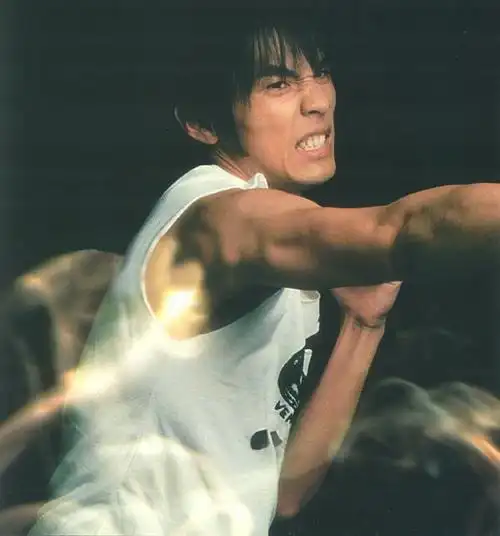 周杰伦的专辑《八度空间》的编曲都是谁?