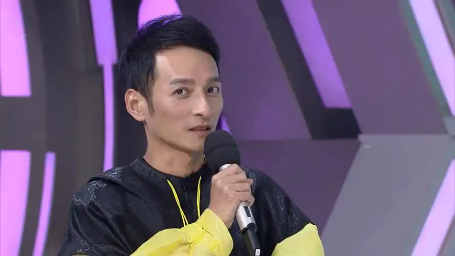 自打《快乐大本营》停播后,李维嘉就随着节目一起销声匿迹了下去,不仅