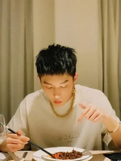 神仙男孩马伯骞