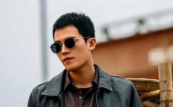 2015年,电影《左耳》横空出世,捧红了欧豪,也成就了马思纯.