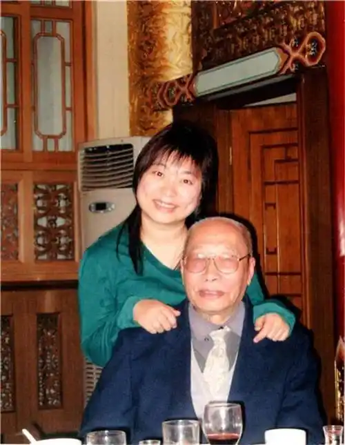 大伯是光绪,奶奶是慈禧,他却非常低调地活了很多年_溥仪_皇族_父亲