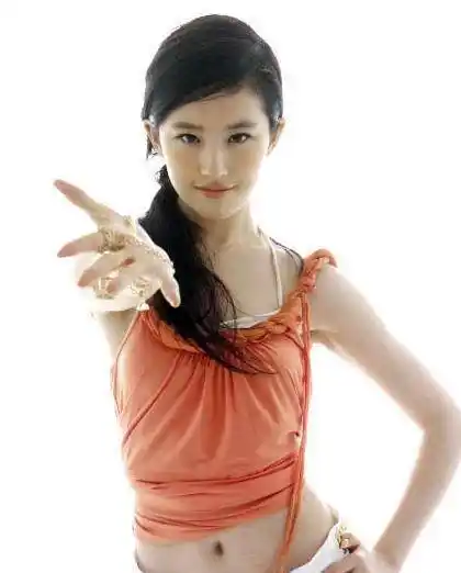 刘亦菲出道也很多年了,从没有传出过有男友的恋情,只在之前和一位韩星