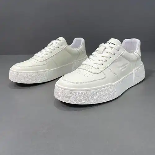 源头产地男士休闲真皮小白鞋新品复古磨砂皮潮流板鞋男生白色鞋子