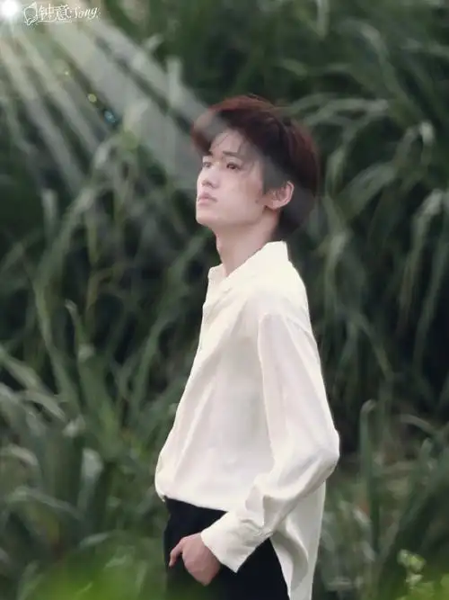 超话#寻找星光观测者#深夜福利~仅限老婆粉享用@时代少年团-宋亚轩