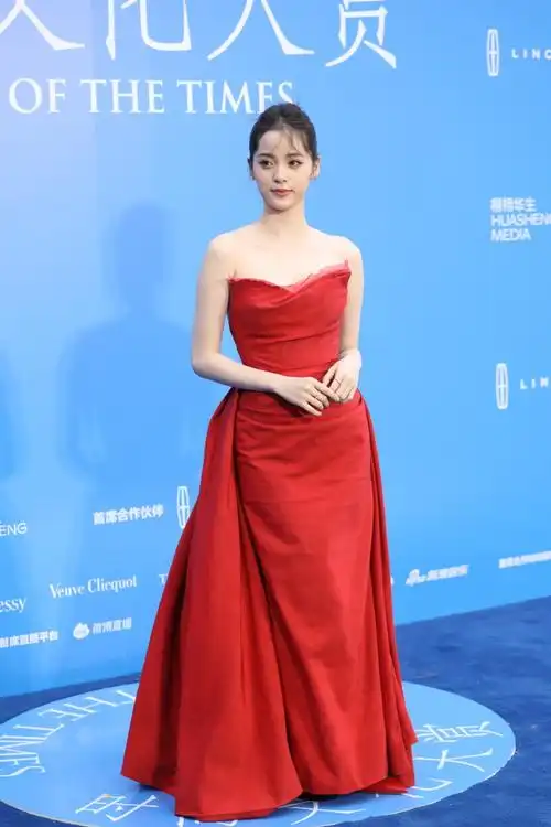 欧阳娜娜仪态##栩栩华生时尚文化大赏