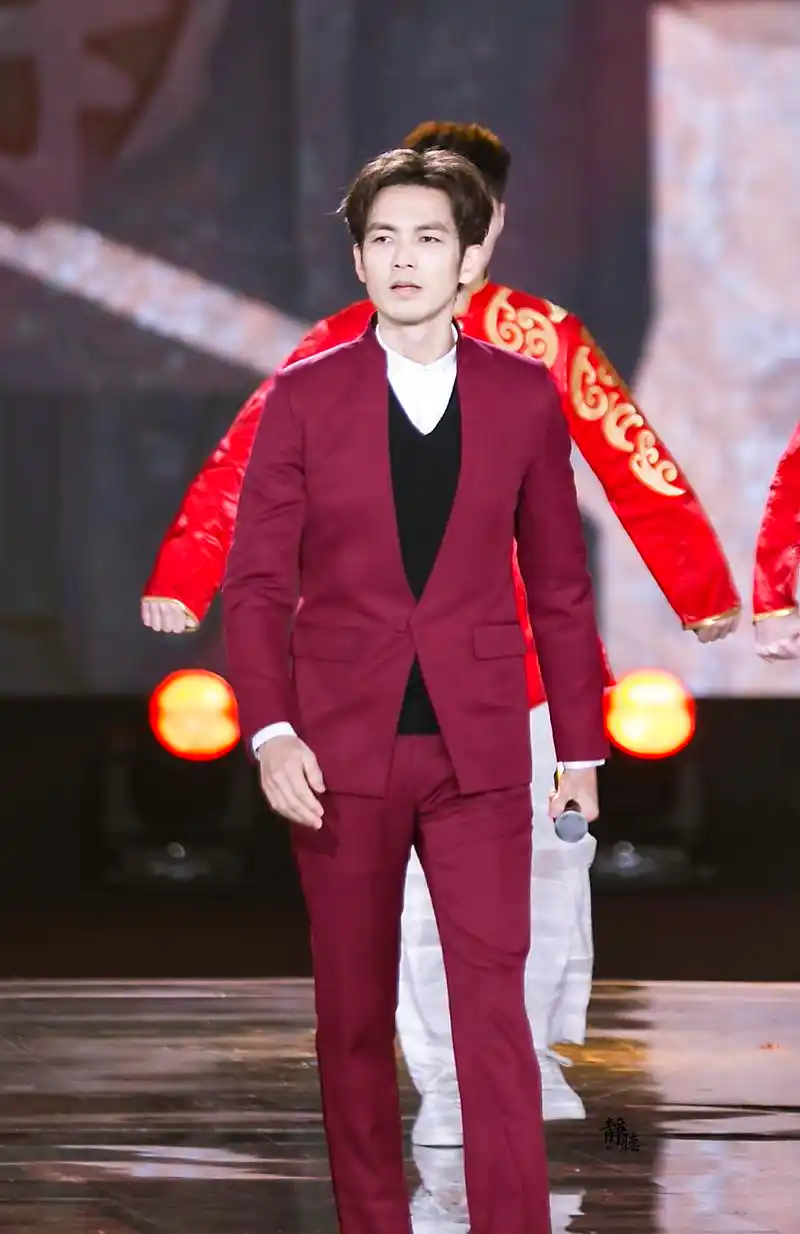 钟汉良参加春晚最后一次彩排,接受央视新闻专访