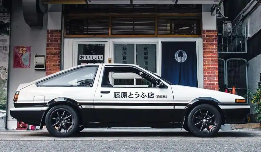 秋名山神车ae86重出江湖!最便宜的平民跑车,15万就搞定__凤凰网