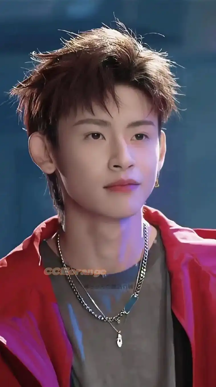 总是会反复爱上不同时期不同风格的小鬼.#小鬼王琳凯 #超酷 - 抖音