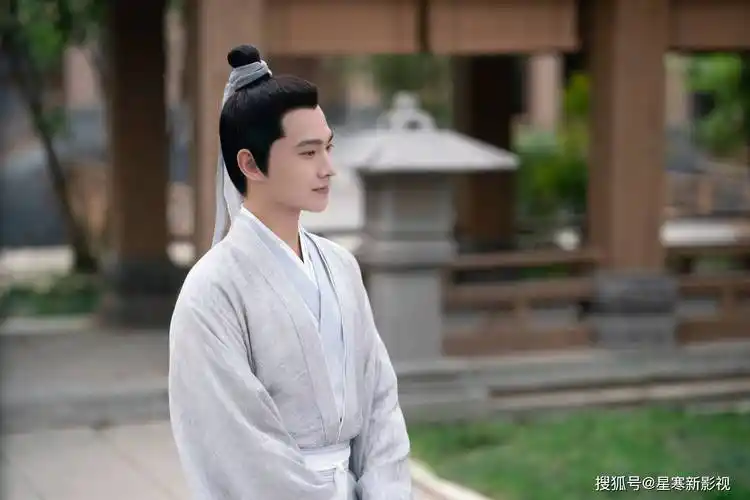 一不留神,杨洋也要"霸屏"!3部新作品火热来袭,都是大制作!