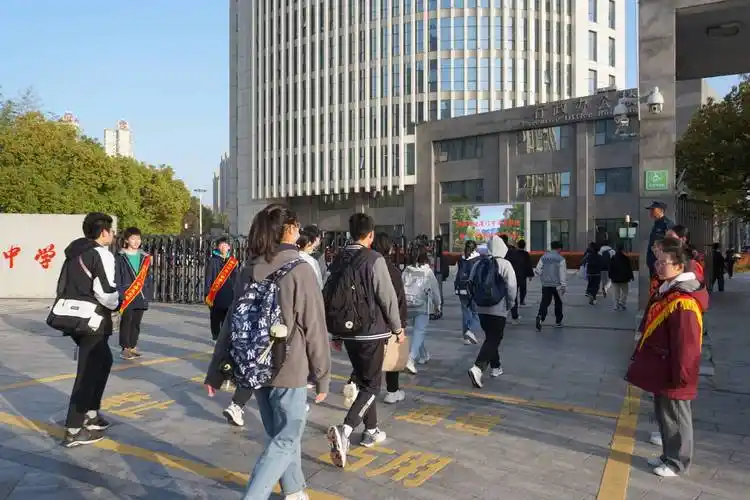 【润物无声*德育园地】全员积极参与,共创清洁校园 - 合肥八中