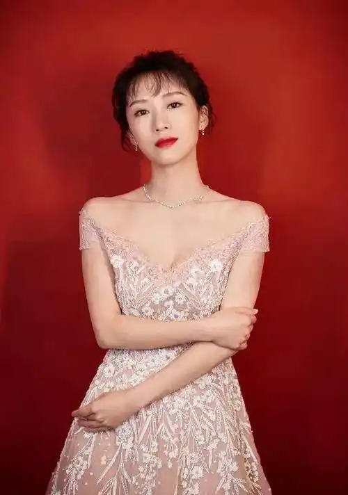 阔太李念怀三胎,晒孕期美照,生活精致._孕妇_人们_照片