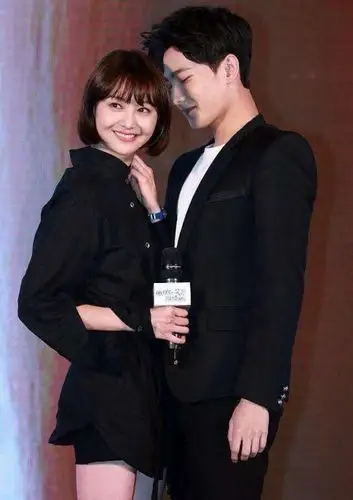 郑爽,杨洋婚期已定?爽爸爸回复现状,网友:合适么?