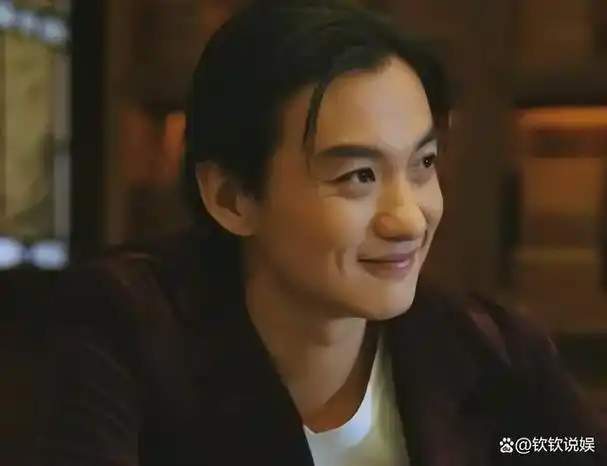 上学时5点40起床,递交过超300份简历,周一围咖位的背后是励志