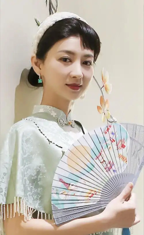 火凤凰电视剧主题曲("沈眉庄"斓曦:当红时结婚生子,低调幸福十年,成为