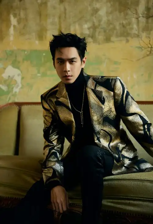 2023#微博视界大会#暨微光盛典,一会儿见!@张若昀