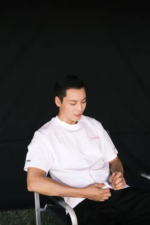 陈伟霆金丝眼镜 霸总舒适圈##戴金丝眼镜的陈伟霆