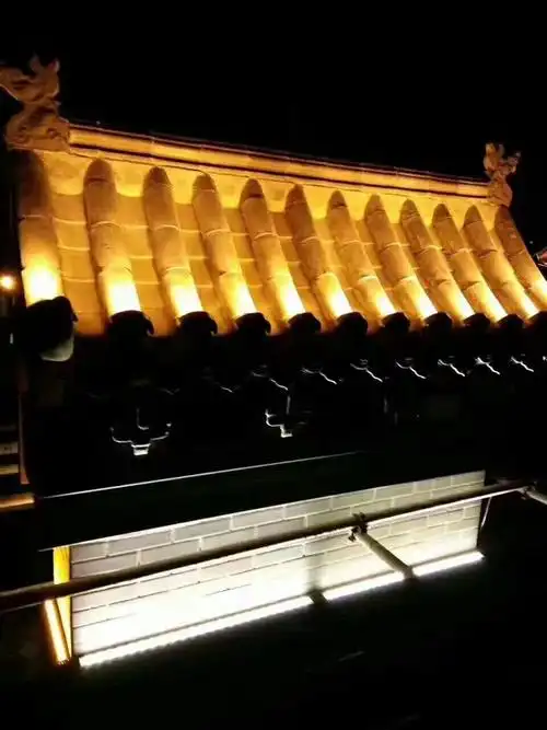 厂家批发中山市明歌照明可信赖6w单色月牙月亮灯瓦面灯瓦片灯led瓦楞