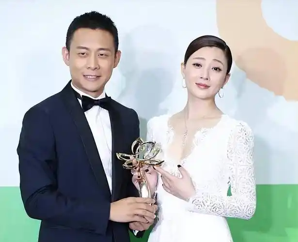 带着儿子二婚嫁影帝张译,如今18年过去,才知道她嫁的有多值_钱琳琳