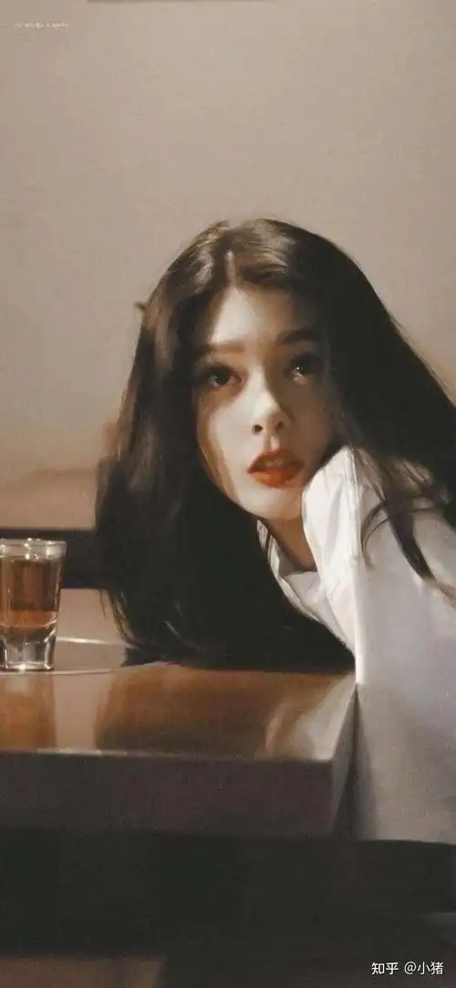 女生锁屏壁纸(女生锁屏壁纸动漫可爱)