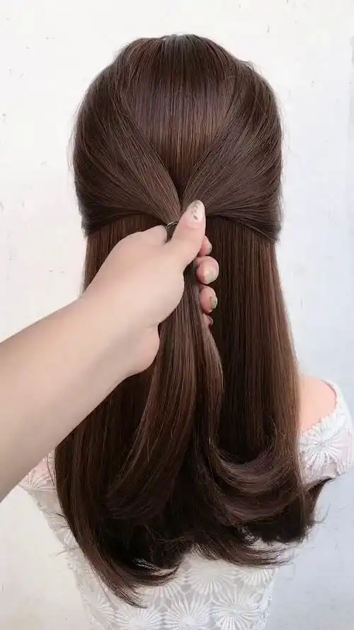 圆脸方脸怎么扎头发好看