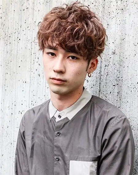 纹理感特强的皮卡路烫发图片