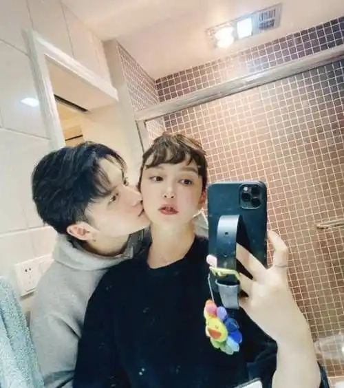 还与前夫闹到法院,如今官宣恋情与男友配一脸_李雨_李一桐_网友