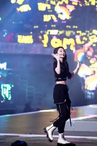 4月28日 20:28   关注  火箭少女101 徐梦洁 评论 收藏