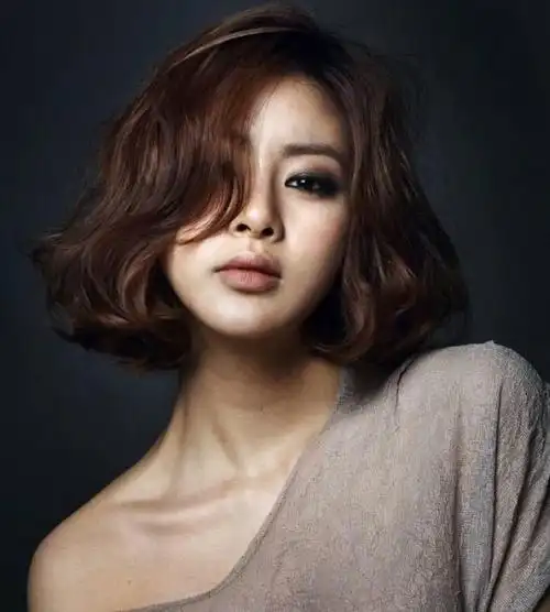 20岁出头的女生都在剪什么短发?这些短发波波头发型实在太迷人