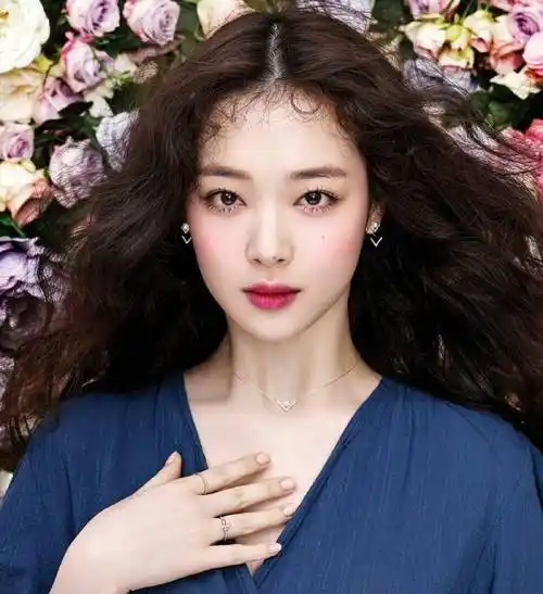 崔雪莉生前最后mv暴露内心世界,她的"疯"是求救信号_组合_黑狗_人们