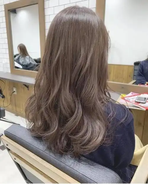 发型欣赏中长发水波纹卷