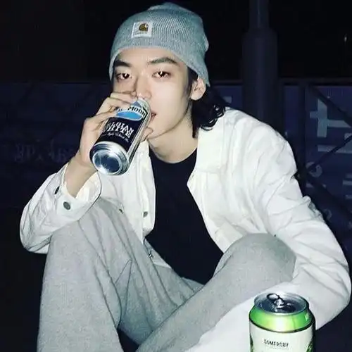 2021最火男生头像冷酷帅气侧脸