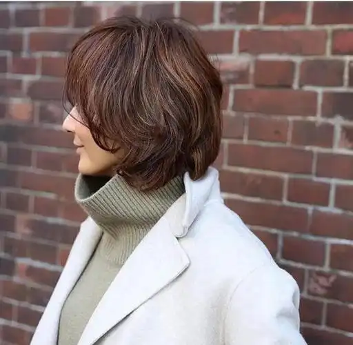 烫什么发型好看(40岁一50岁女最新发型)-百科学社