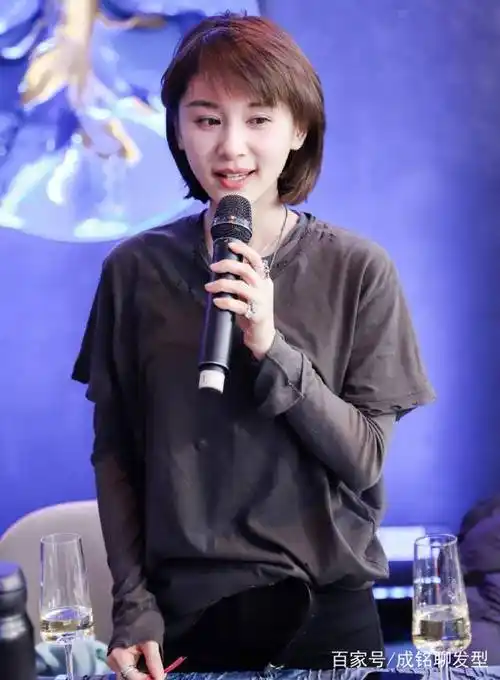 王子文换发型了,32岁的年龄18岁的气质,减龄短发太美了_头型_头发