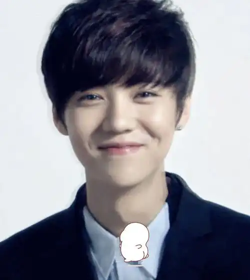 鹿晗初中照曝光白色校服衬托杀马特造型难道是校草