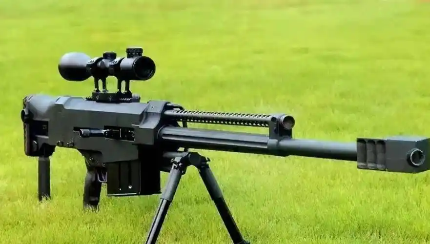 即便面对专业的狙击步枪,g3sg1也能够持续点射,在火力与容错率上压制