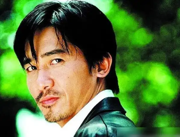 文艺帝梁朝伟出演逗比男,同台刘嘉玲,脚丫都是戏,经典不能复制