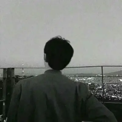 霸气男生黑白背影头像他的影子就是那么帅