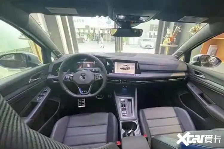 大众新款高尔夫r曝光!最快三季度亮相/动力升级