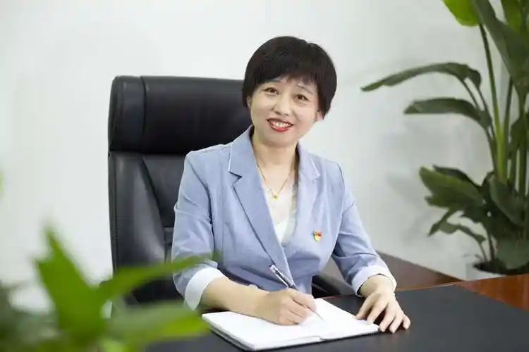 白娜_孩子_工作