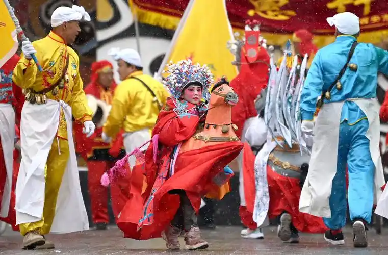 新春走基层老陕耍社火越闹越红火