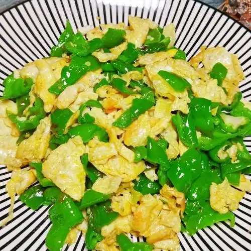 青翠减脂青椒炒蛋,简单美味家常菜