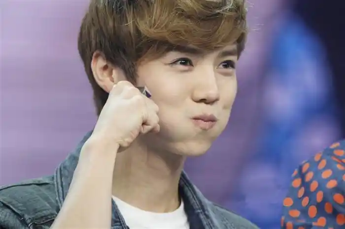 初发帖,给大家发几张鹿大人的萌图看看 - 鹿晗 - zeze!啧啧