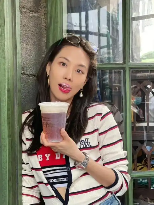 王霏霏日常清爽私服