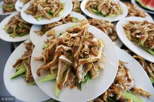 湖北襄阳农村的宴席真是让人眼前一亮!