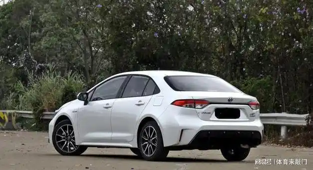 丰田雷凌迎来全新换代配置升级更豪华综合油耗不到6l