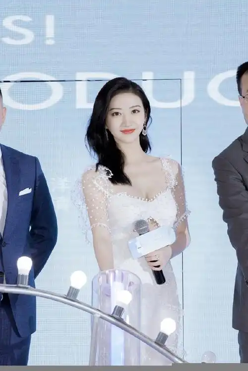 景甜 脸在江山在#大甜甜从出道到现在一直没丑过,一直都那么美