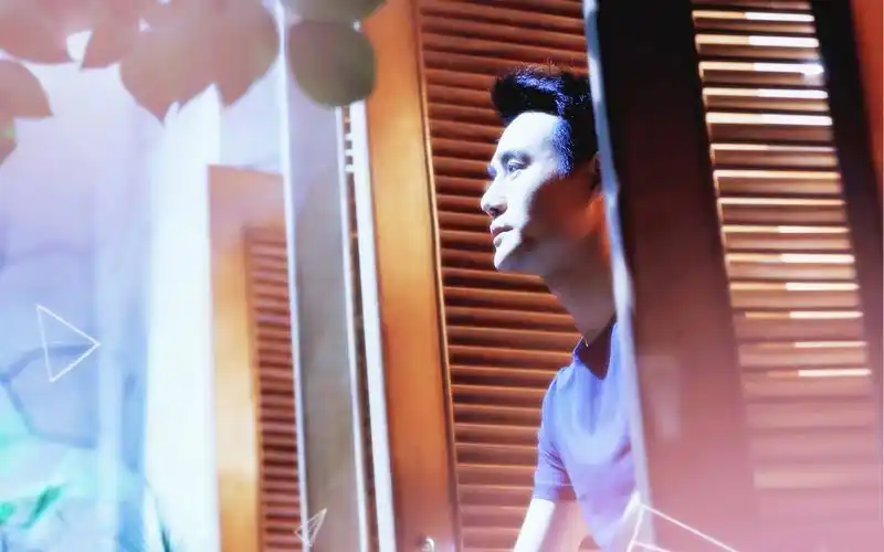 《如果蜗牛有爱爱情》王凯帅气高清桌面壁纸下载