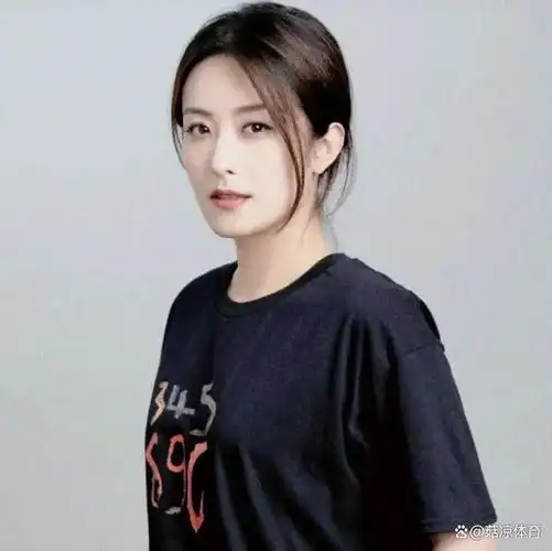 徐百慧,曾用名徐百卉,是一位中国内地女演员,出生于1983年8月3日,毕业